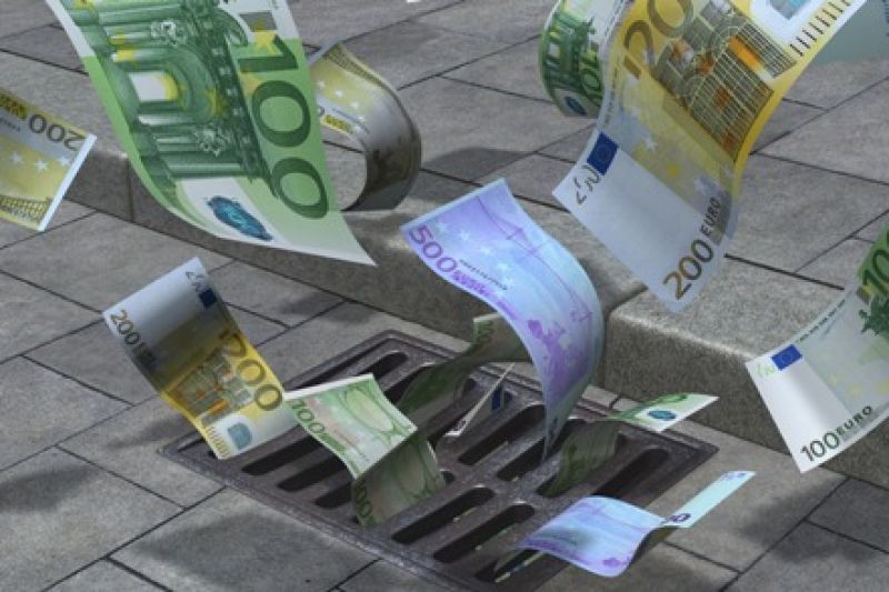 Ζει και βασιλεύει η παραοικονομία στην Υγεία - Αποκαλύψεις Καπελέρη
