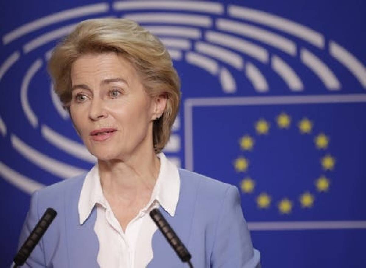 Συγκίνηση Φον Ντερ Λάιεν για την αποστολή εμβολίων στα κράτη-μέλη