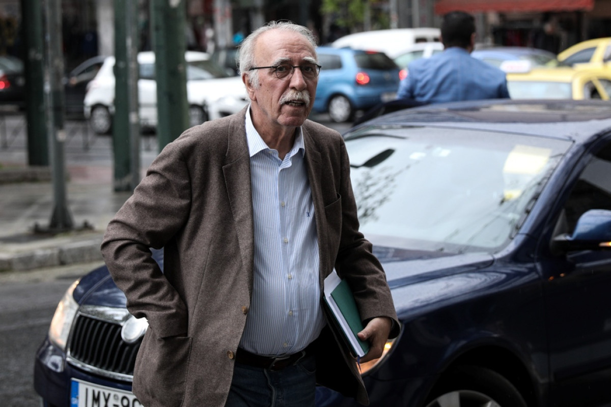 Προπηλάκισαν τον Δημήτρη Βίτσα σε συγκέντρωση στο Ίλιον