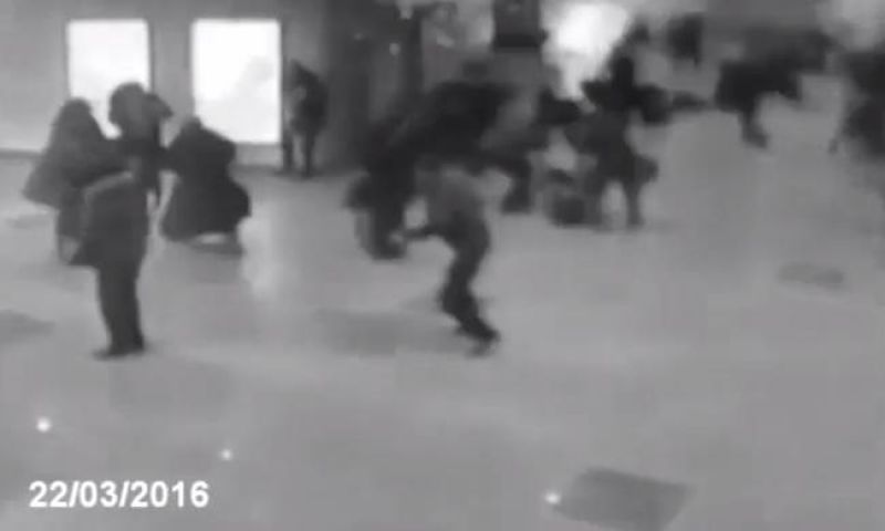 Εκρήξεις Βρυξέλλες: Νέο βίντεο από τη στιγμή της έκρηξης
