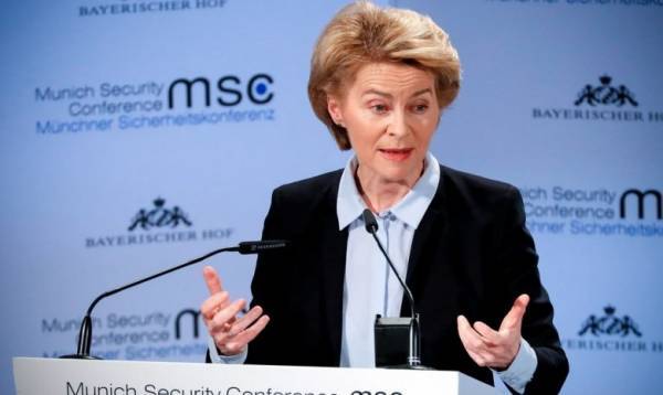 Φον ντερ Λάιεν: Δεν θέλουμε ένα σκληρό Brexit