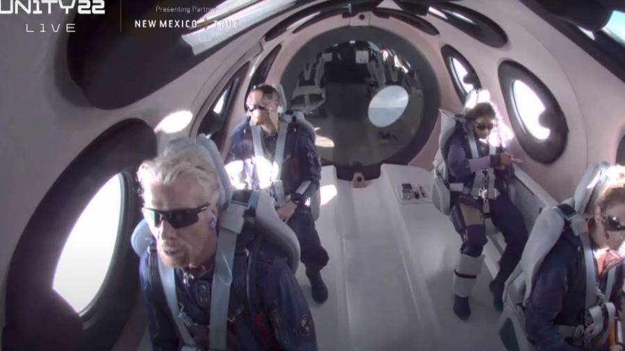 Ιστορική στιγμή: Η πρώτη επιβατική πτήση στο διάστημα (video)