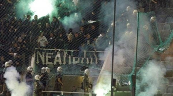 Οπαδοί του ΠΑΟ "κυνήγησαν" Μαρινάκη και Περέιρα πριν το ντέρμπι