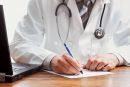 Αντιδράσεις γιατρών για το πλαφόν συνταγογράφησης και το νομοσχέδιο για την Πρωτοβάθμια Φροντίδα Υγείας