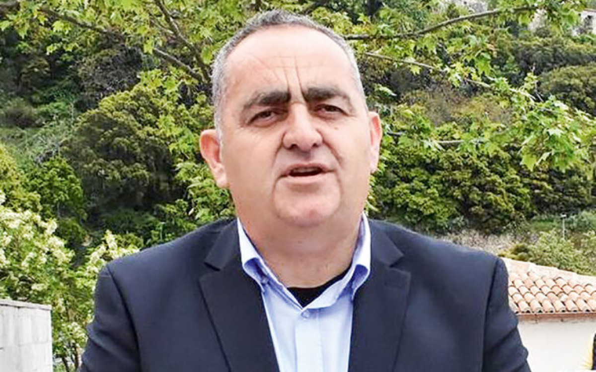 Ο Φρέντι Μπελέρης νικητής στις εκλογές στη Χειμάρρα