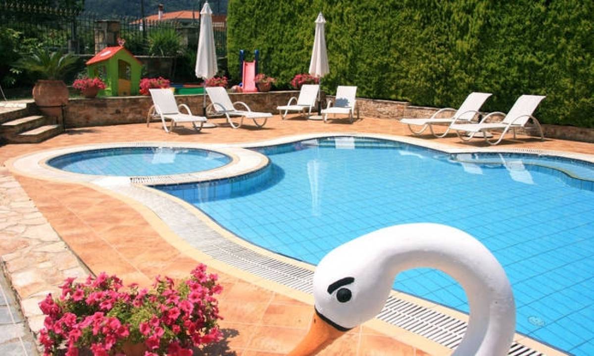 Τα... αποκαλυπτήρια των φορολογικών δηλώσεων: Σκάφη αναψυχής, πισίνες και τζετ