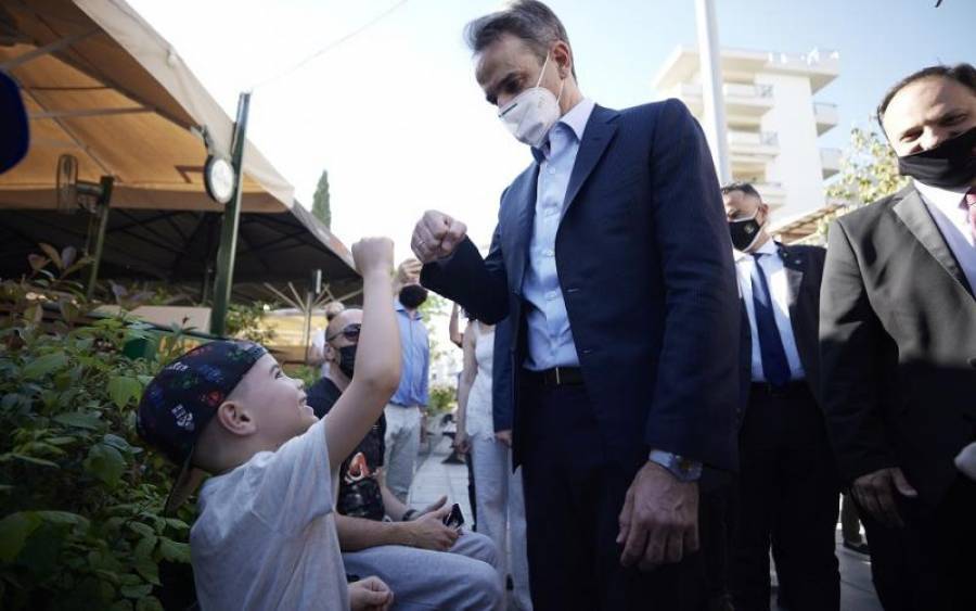 Μητσοτάκης: Όλοι οι υγειονομικοί πρέπει να εμβολιαστούν