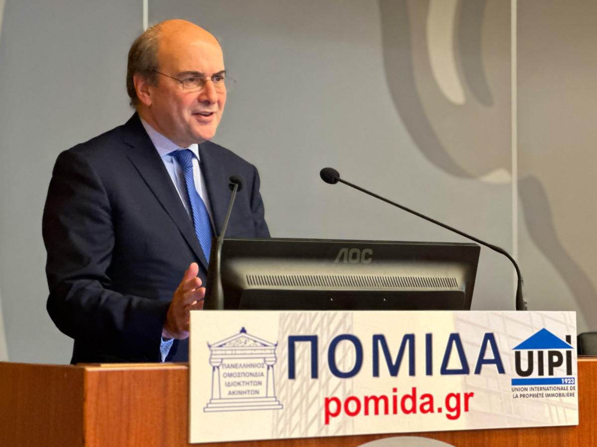 Χατζηδάκης: Ξεκινά το Πρόγραμμα «Ανακαινίζω-Νοικιάζω» - Αλλαγές στην Golden Visa