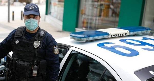 ΕΛΑΣ: 370 πρόστιμα για μάσκα και 15 παραβάσεις καταστημάτων