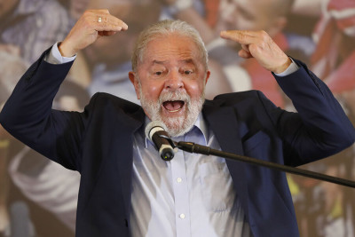 Βραζιλία: «Μαζεύει» το προβάδισμα του Λούλα ενόψει 2ου γύρου