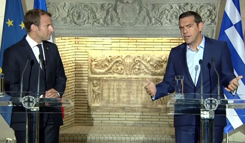 Ηχηρό μήνυμα Μακρόν στο ΔΝΤ-Τσίπρας: Στενή συνεργασία στις επενδύσεις