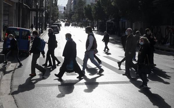 Τα ανοιχτά... μέτωπα που χτυπούν «κόκκινο» σε πολιτική και κοινωνία