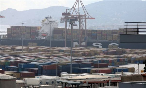 Σε πτώση οι εισαγωγές και οι εξαγωγές τον Οκτώβριο