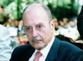 Στο νοσοκομείο ο Κωστής Στεφανόπουλος σε σοβαρή κατάσταση