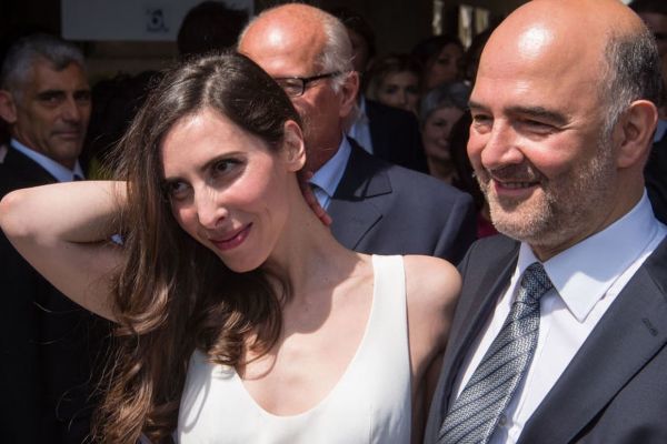 Με την κατά 23 χρόνια μικρότερη σύζυγό του στο Προεδρικό ο Μοσκοβισί
