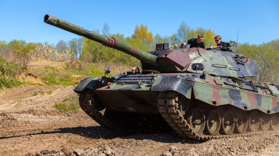Βερολίνο: Ενέκρινε την παράδοση 187 αρμάτων Leopard 1 στην Ουκρανία
