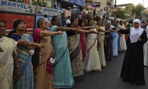 "Τείχος" 620 χιλιομέτρων δημιούργησαν γυναίκες σε διαμαρτυρία στην Ινδία