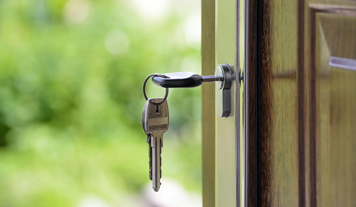 Εφορία: Σφίγγει ο «φορολογικός κορσές» στα Airbnb- Τα πρόστιμα