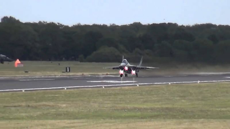 Tο MiG-29 που σαρώνει στο διαδίκτυο (video)