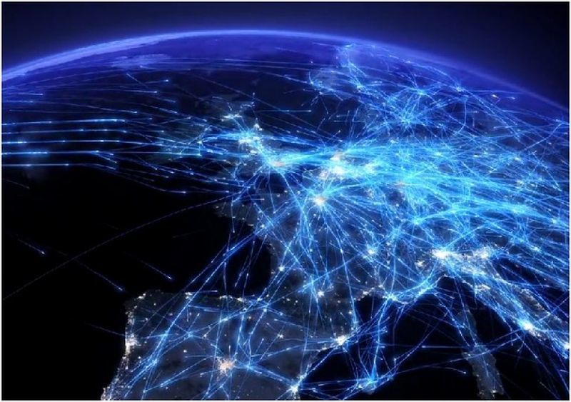 Μία μαγευτική ματιά στα αεροπορικά ίχνη πάνω από την Ευρώπη (vid.)