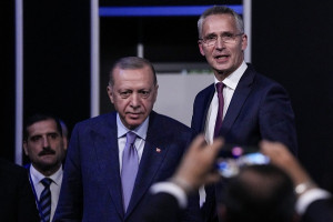 Ο Ερντογάν υπέγραψε το πρωτόκολλο ένταξης της Σουηδίας στο ΝΑΤΟ