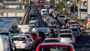 Έργα στη Λιοσίων έως την Κυριακή: Πώς διαχειρίζεται η Τροχαία την κυκλοφοριακή πίεση