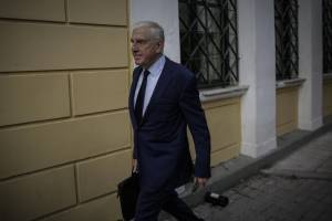 Από τον Παπαντωνίου στην Novartis: συμπτώσεις και ομοιότητες