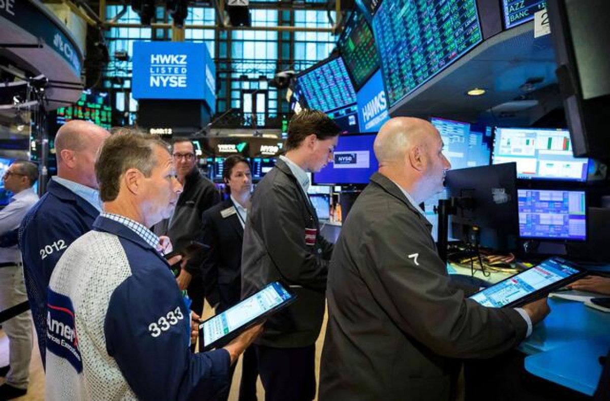 Νευρικότητα και μικτά πρόσημα στη Wall Street