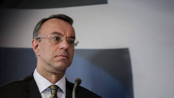 Σταϊκούρας: Παράταση αναστολών πληρωμών για πληγέντες-Μικτό σύστημα μειώσεων στα ενοίκια