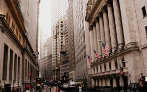 Διευρύνονται οι απώλειες στη Wall Street