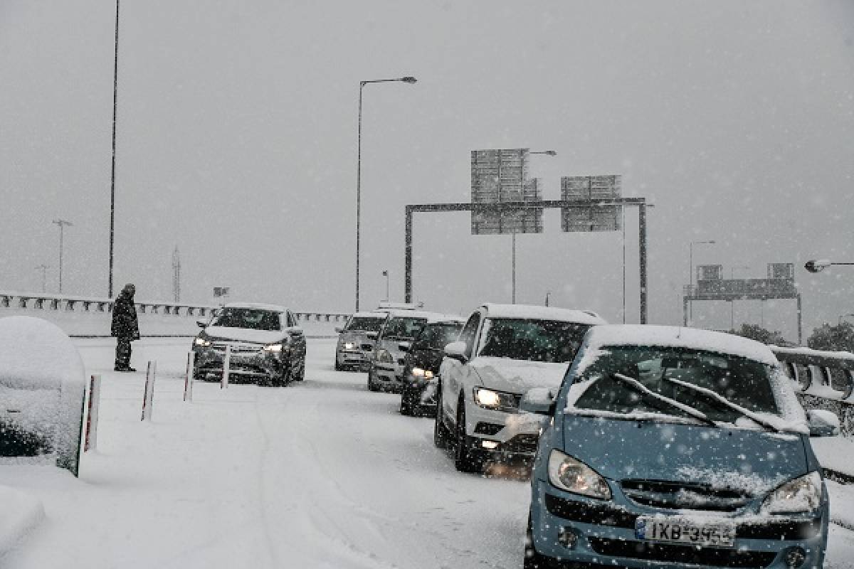 ΕΕΚΕ για εγκλωβισμούς: Τι αποζημιώσεις μπορούν να αξιώσουν οι καταναλωτές