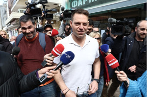 Παρουσιάστηκε στη Θήβα ο Κασσελάκης: Δεν θέλω ειδική μεταχείριση