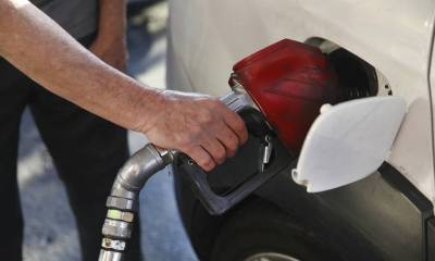 Επιδότηση με εισοδηματικά κριτήρια για φτηνότερη βενζίνη- Ταβάνι τα €25.000