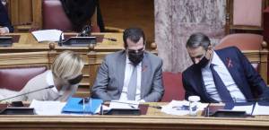 Δημοσκοπικές διαφορές, πανδημία και βιαστικές προφητείες