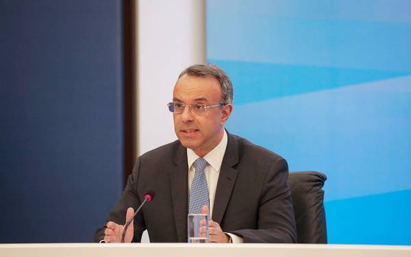 Βγήκε το «αριθμητήριο» για μειώσεις εισφορών, φόρων και αναδρομικά
