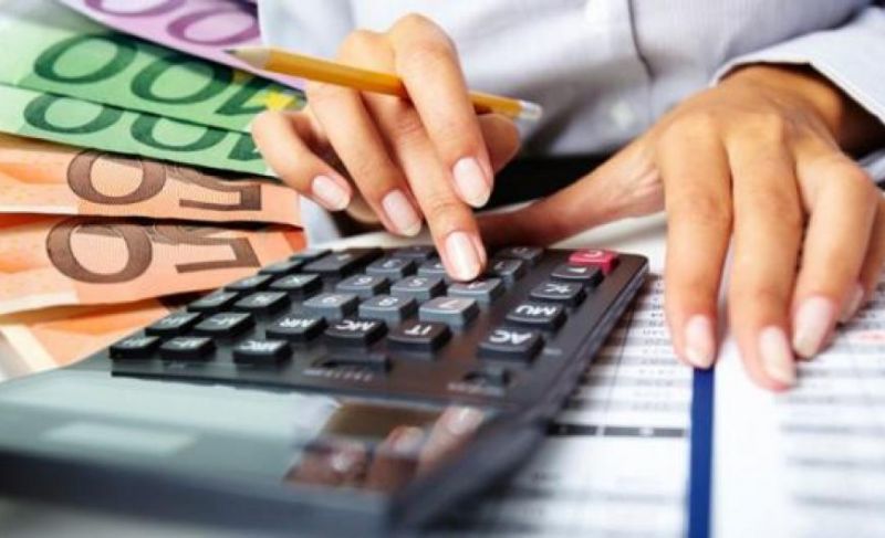 Τι πιάνει το «ραντάρ» της μείωσης του αφορολόγητου;