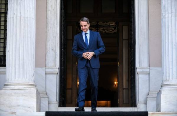 Ραντεβού Μητσοτάκη - τραπεζιτών με αιχμή τις χρεώσεις στις συναλλαγές
