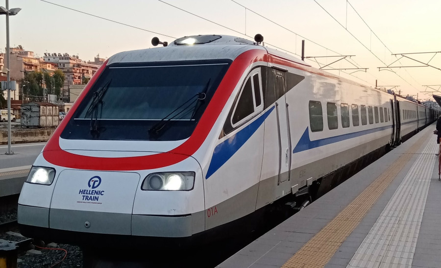 Πυρκαγιά κοντά στη γραμμή Πλατύ - Κατερίνη: Προσωρινή διακοπή κυκλοφορίας και καθυστερήσεις δρομολογίων – Ανακοίνωση Hellenic Train