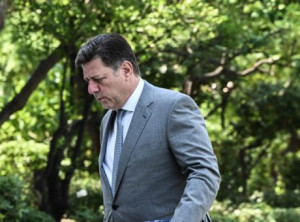 Ρητορικό ερώτημα: Γιατί δεν διώχνει ο Μητσοτάκης τον Βαρβιτσιώτη;