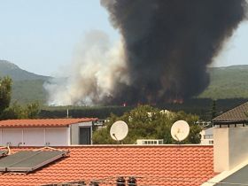 Φωτιά τώρα στη Βαρυμπόμπη (photo &amp; video)