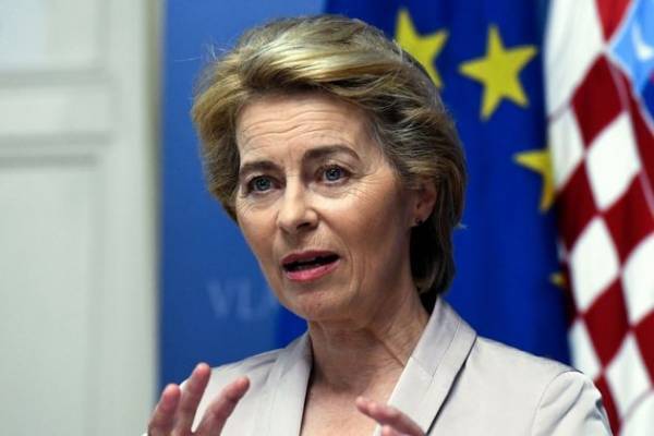 Φον ντερ Λάιεν για Brexit: Απαραίτητη η εμπορική συμφωνία