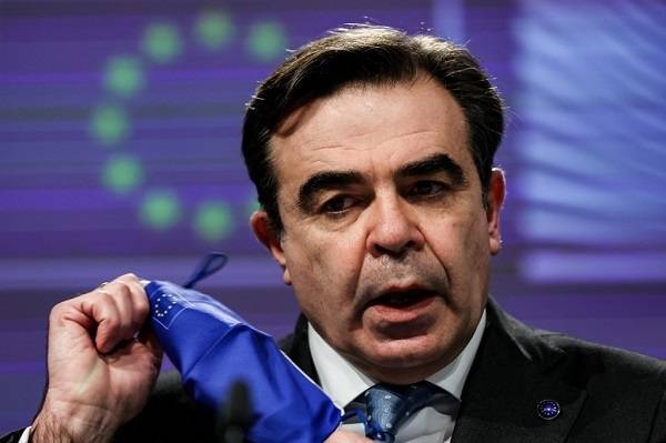 Σχοινάς: Υπερπροσφορά εμβολίων το Μάρτιο - Προβληματισμός για τις μεταλλάξεις