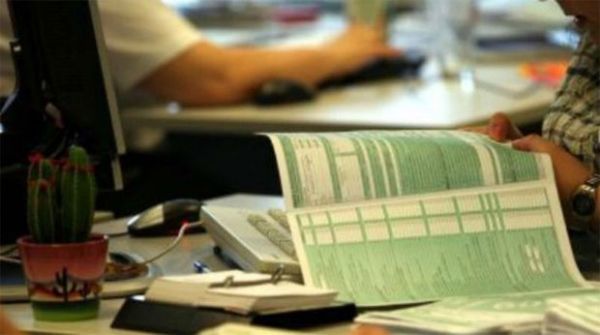 Παράταση για τις φορολογικές δηλώσεις και Ε9