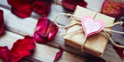 Hμέρα του Αγίου Βαλεντίνου: «Έρωτας» με τις online αγορές