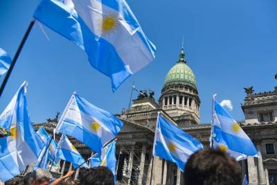 «Φλερτάρει» με νέα χρεοκοπία η Αργεντινή-Όχι στο αίτημα αναδιάρθρωσης χρέους