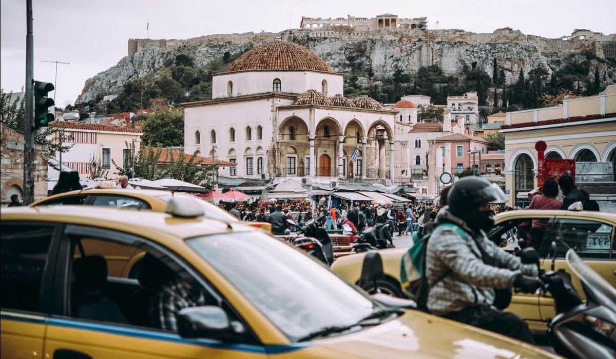 διαΝΕΟσις: Οι μισοί Έλληνες νιώθουν ανασφάλεια-Γνώμες για ηγέτες, συμμάχους, ΕΕ