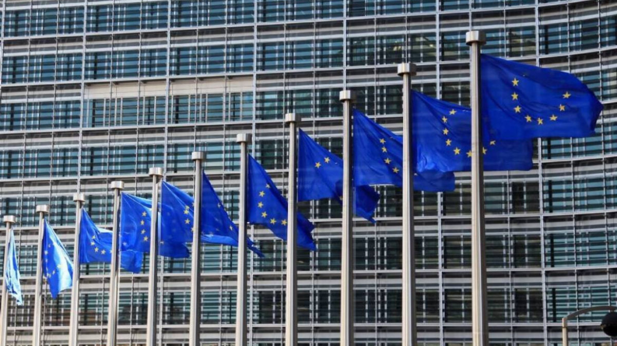 Κομισιόν: Περισσότερες εισαγωγές από ΗΠΑ για μείωση του εμπορικού ελλείμματος