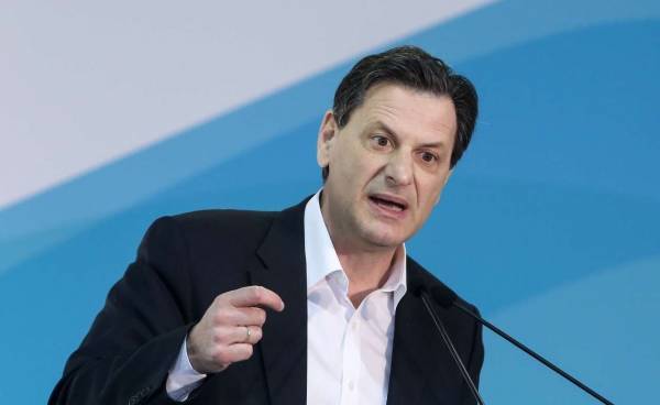 Σκυλακάκης: Δεν είχαν υπολογιστεί δαπάνες για πρόσφυγες στα νοσοκομεία