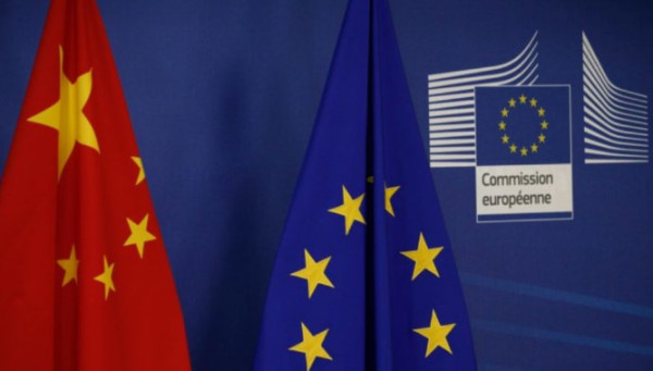 ΕΕ: H... μπάλα των κυρώσεων παίρνει και κινεζικές εταιρείες