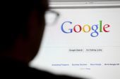 Νέος "πόλεμος" ΕΕ-Google για προωθούμενο φόρο σε εφημερίδες και πρακτορεία